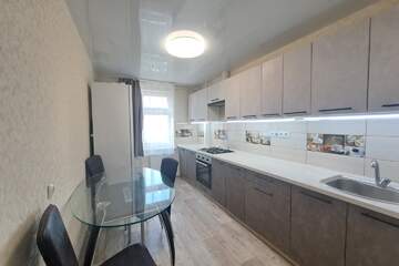 2-к квартира, 60 м², 4/10 эт.