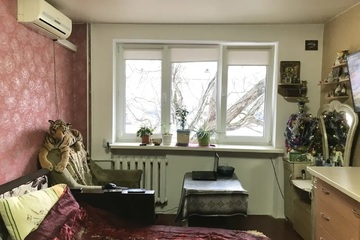 Комната, (всего 10 ком.), 17 м², 2/5 эт.