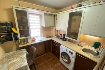 2-к квартира, 40 м², 1/5 эт.