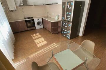 2-к квартира, 106 м², 2/3 эт.