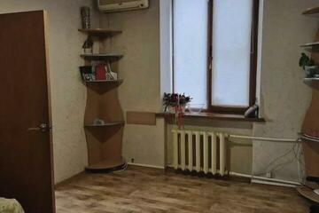 2-к квартира, 43 м², 1/3 эт.