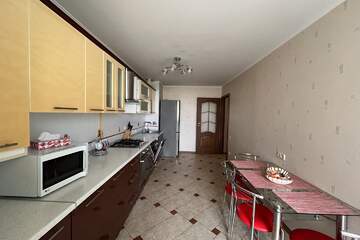 3-к квартира, 90 м², 2/6 эт.
